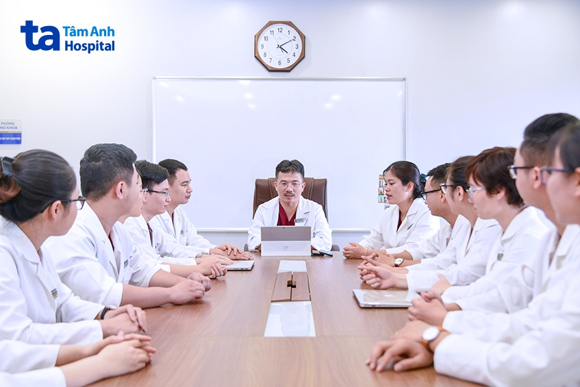 Học viên được tham gia đào tạo trong môi trường IVF chuẩn ISO 6, bảo đảm kỹ năng sát thực tiễn lâm sàng