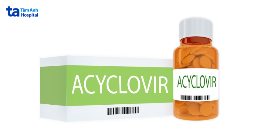 Hộp và lọ thuốc Acyclovir điều trị virus herpes và zona thần kinh