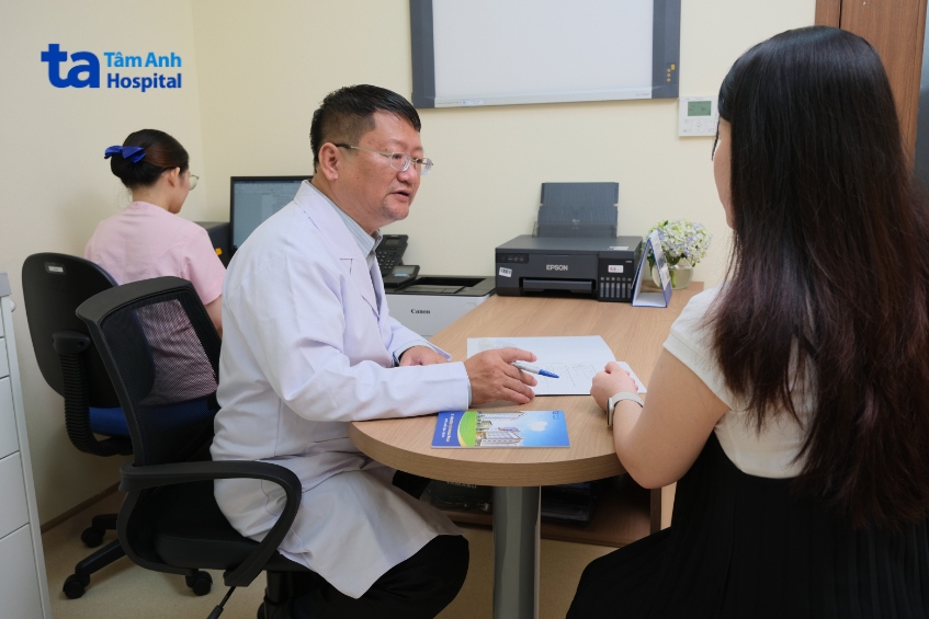 khi có các triệu chứng của cúm, mẹ hãy tham khảo ý kiến bác sĩ để được hướng dẫn điều trị đúng cách, giúp mẹ nhanh khỏi bệnh, sớm hồi phục có sức khỏe thật tốt để chăm sóc con nhỏ