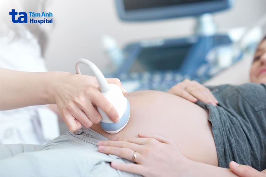 khi mang thai cần được theo dõi kỹ càng