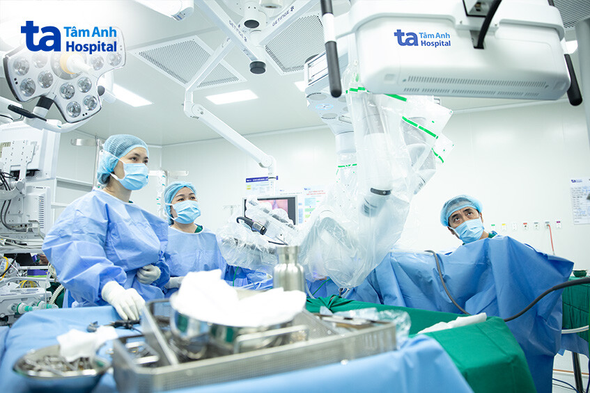 khôi phục vị trí tử cung bằng robot da vincy