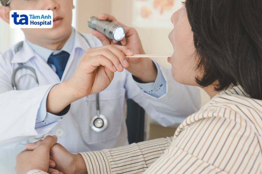 kiểm tra tai mũi họng