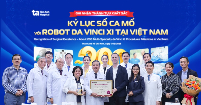 Kỷ lục gần 200 ca phẫu thuật với hệ thống robot phẫu thuật Da Vinci thế hệ mới