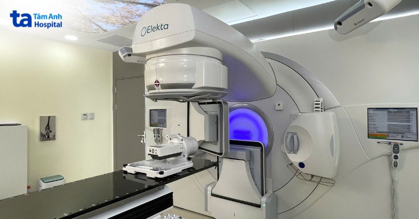 máy gia tốc tuyến tính được sử dụng kỹ thuật xạ trị điều biến cường độ (imrt) dùng trong xạ trị ung thư bàng quang