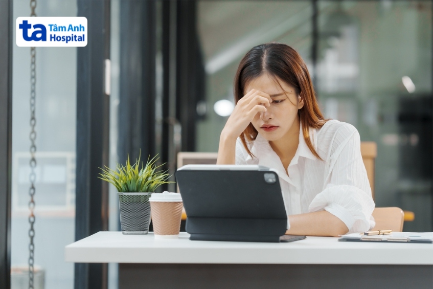 mệt mỏi là triệu chứng thường gặp ở hầu hết người bệnh điều trị bằng iod phóng xạ