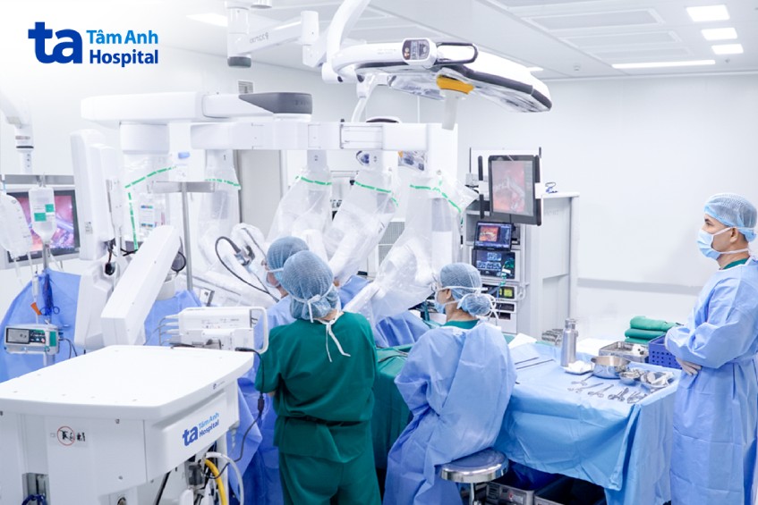 Một ca phẫu thuật với sự hỗ trợ của Robot Da Vinci Xi tại BVĐK Tâm Anh