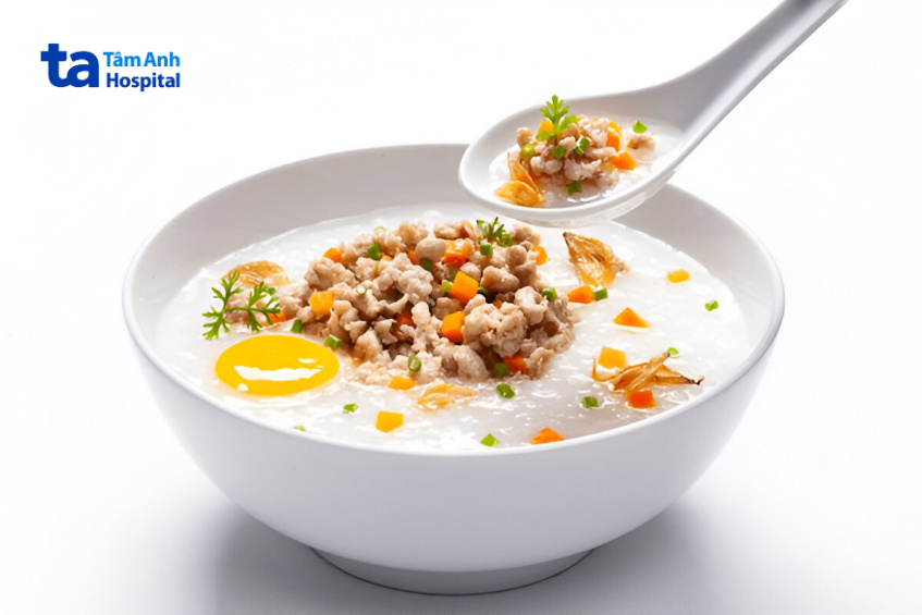 nên ăn các món mềm để hạn chế cử động hàm