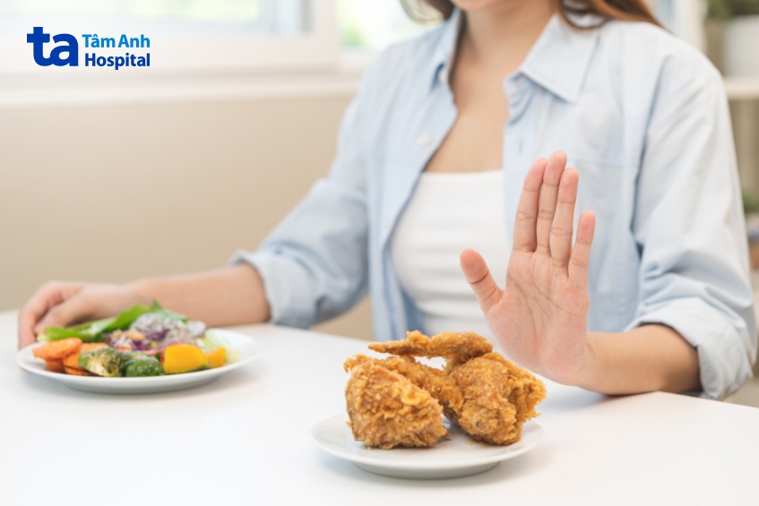 nên ưu tiên các thực phẩm tươi sống, tự chế biến thay vì thức ăn nhanh