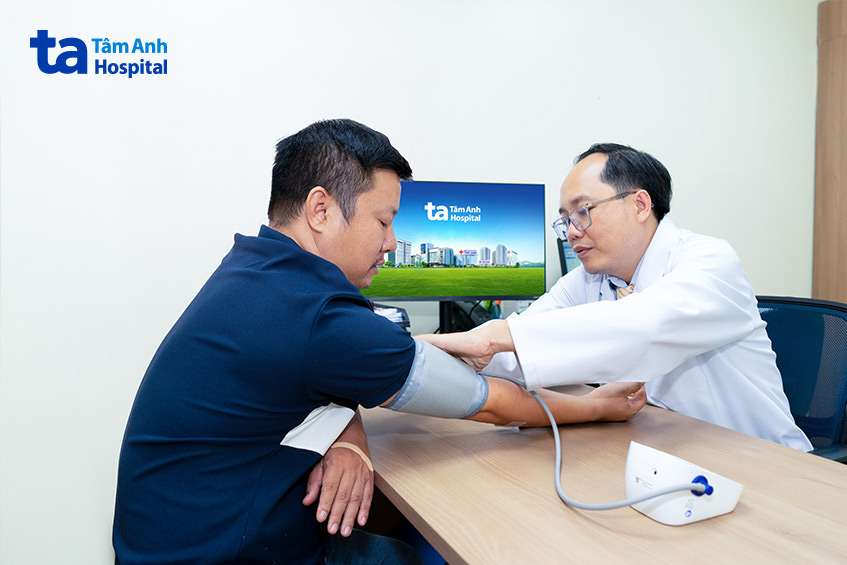 Nếu kết quả huyết áp bất thường, người bệnh nên đến cơ sở y tế để được đo đúng chuẩn và chính xác