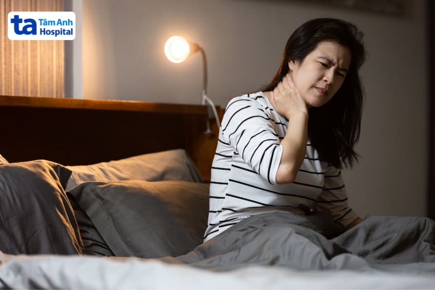 ngủ sai tư thế gây đau mỏi khi thức dậy