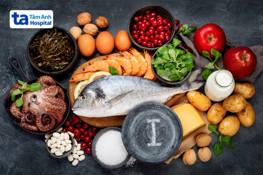 người bệnh cường giáp nên hạn chế ăn những thực phẩm giàu iốt