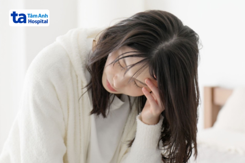 người bệnh thường cảm thấy mệt, thiếu năng lượng và yếu sức, tình trạng này tăng dần trong quá trình điều trị