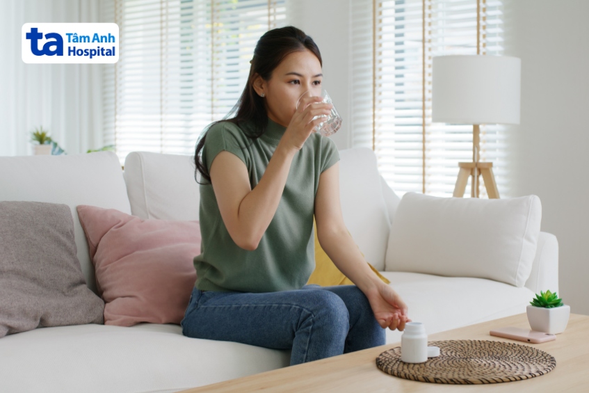 người bị cao huyết áp nên bổ sung đủ nước mỗi ngày