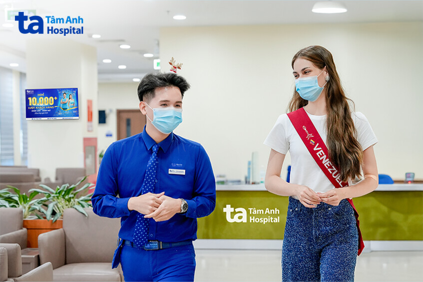 người đẹp anna blanco bất ngờ trước hệ thống máy móc hiện đại