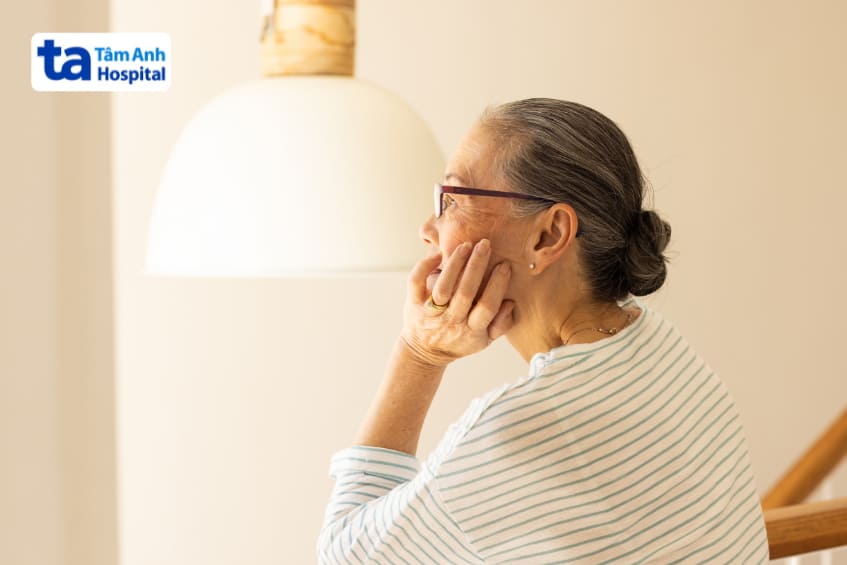 người lớn tuổi có nguy cơ mắc bệnh cao hơn