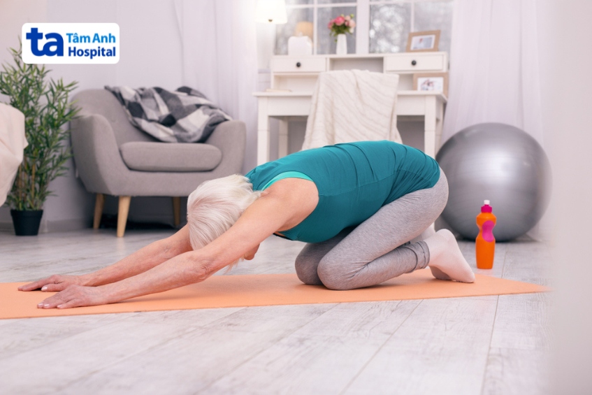 những tư thế yoga thích hợp với người ung thư tuyến giáp