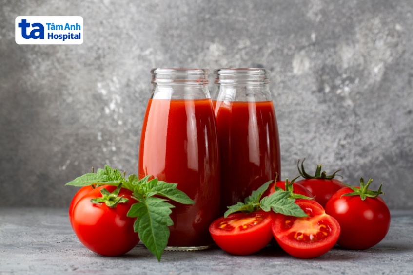 nước ép cà chua không muối có tác dụng góp phần điều hòa huyết áp