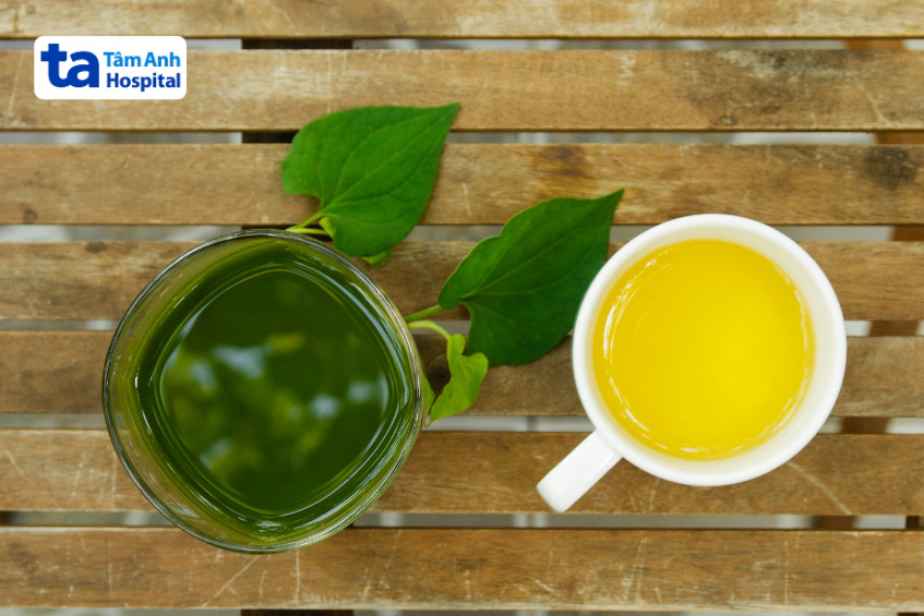 nước ép từ rau diếp cá