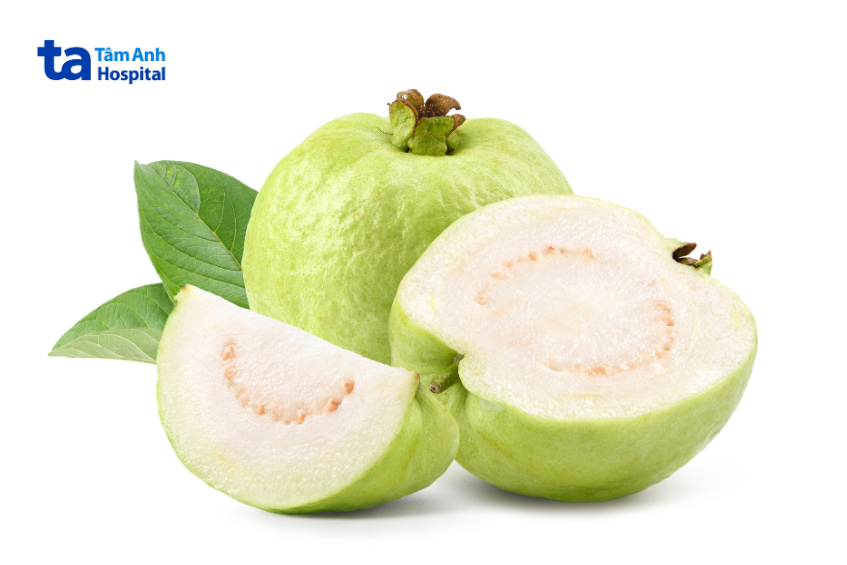 Quả ổi trắng tươi cắt lát, ít đường, là lựa chọn tốt giúp người tiểu đường kiểm soát chỉ số đường huyết