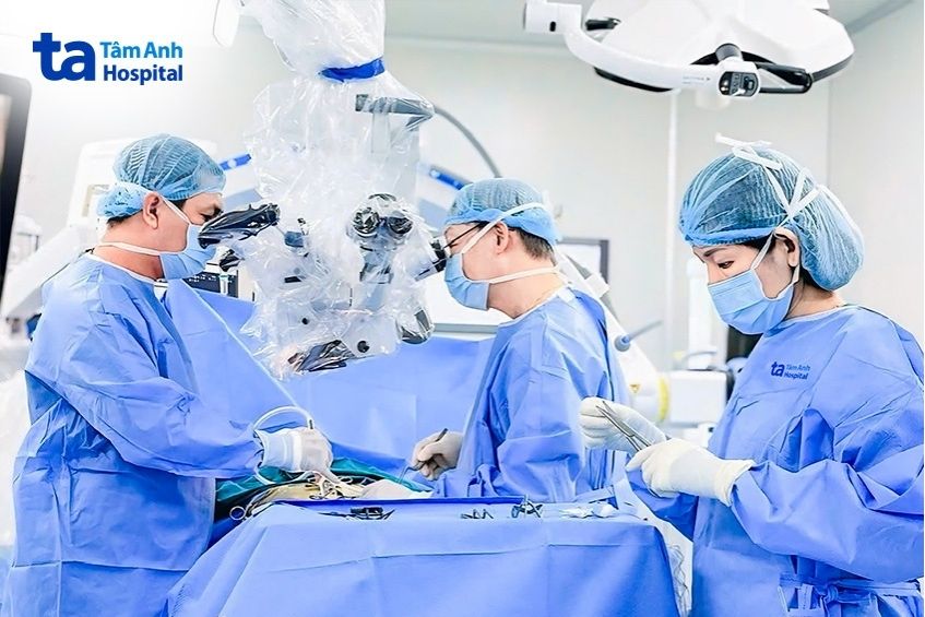 phẫu thuật tủy sống cho bệnh nhân