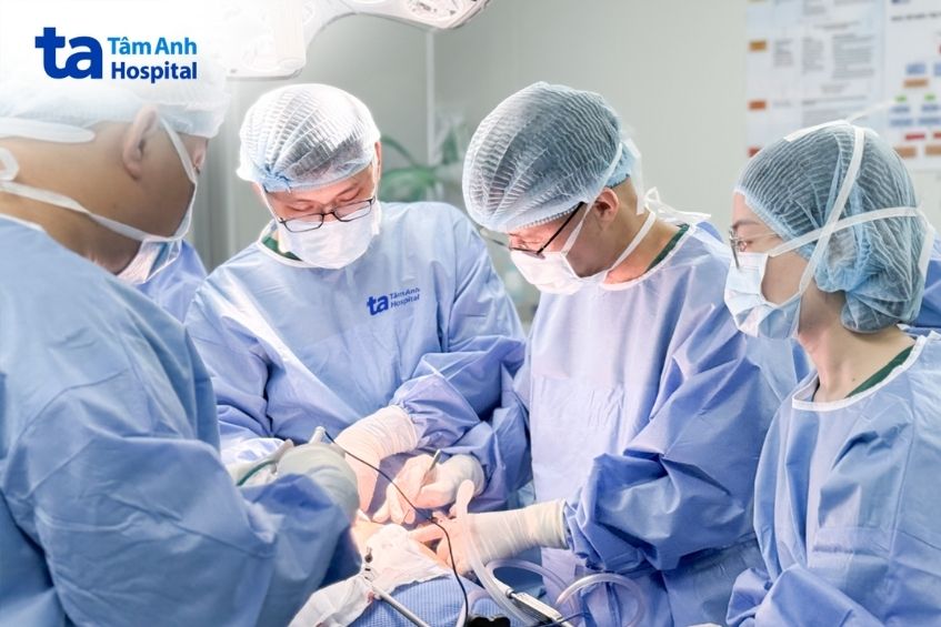 phẫu thuật u tuyến ức không triệu chứng