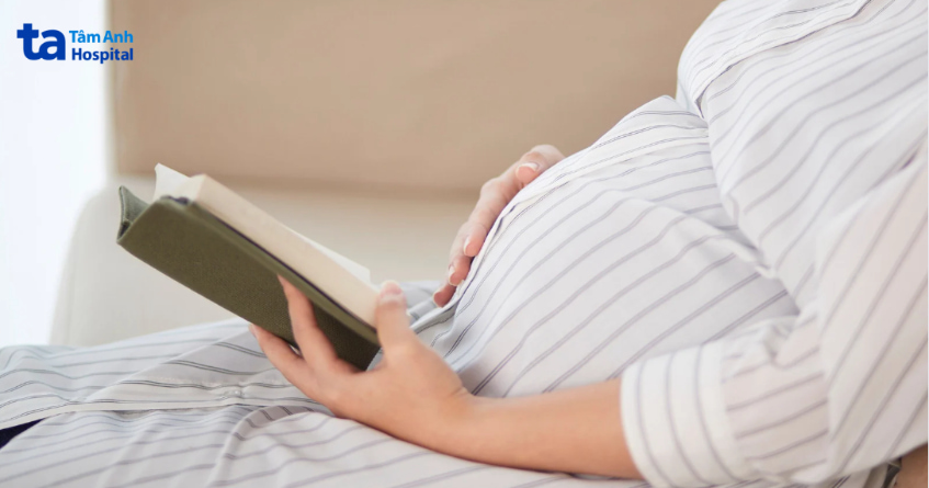 Phụ nữ mang thai đọc sách – lưu ý không tự ý dùng Rivaroxaban khi đang thai kỳ