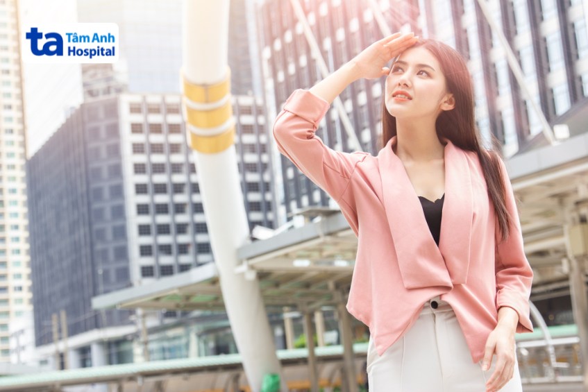 sạm da vùng cằm nguyên nhân do đâu