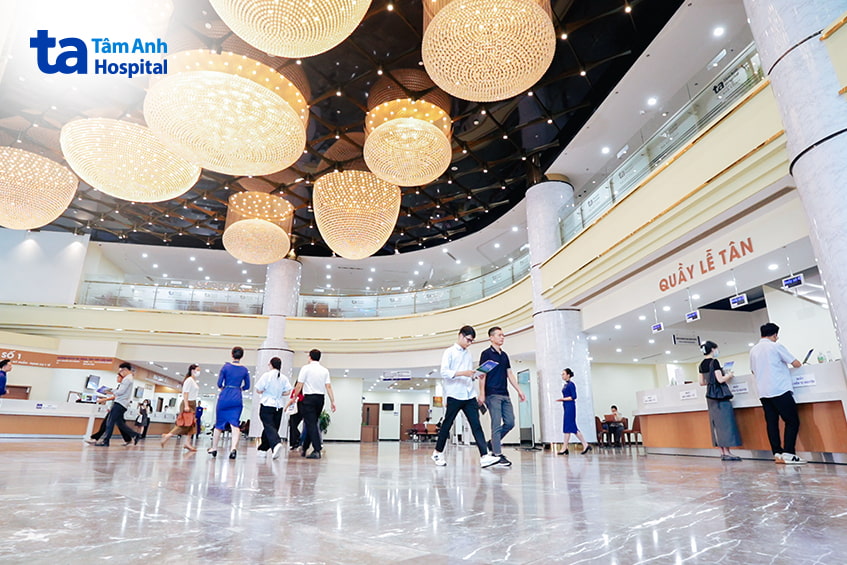 Khu vực sảnh chờ rộng rãi của Phòng khám Đa khoa Tâm Anh tại Hà Nội