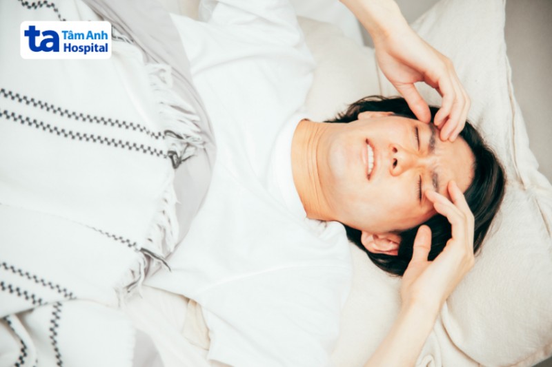 đau đầu buồn nôn