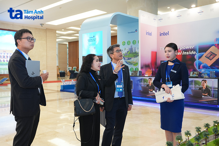 sự quan tâm của các chuyên gia đối với không gian triển lãm của Tâm Anh - VNVC