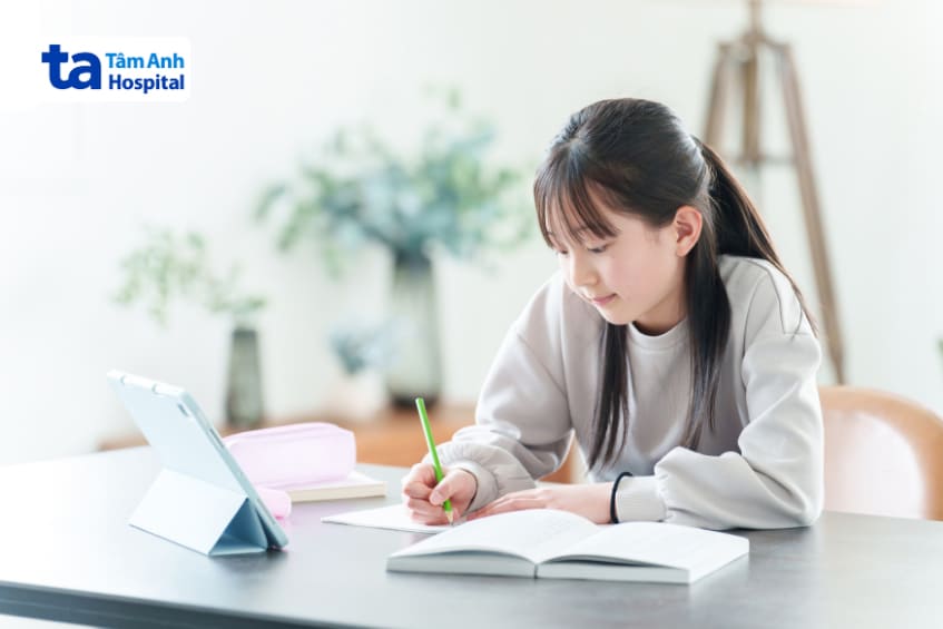 ngồi thẳng lưng giúp tăng sự tỉnh táo