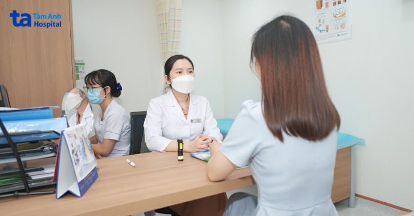 thăm khám chẩn đoán