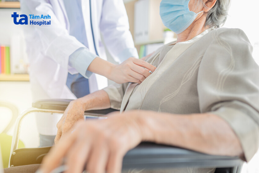 Tham khảo ý kiến bác sĩ khi muốn bổ sung dầu cá omega-3 hoặc bất cứ thực phẩm nào để kiểm soát huyết áp