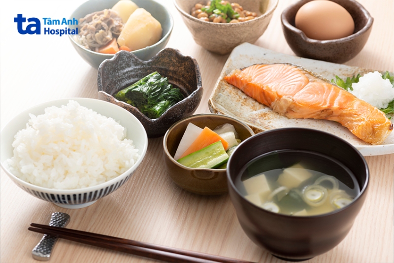 thực đơn đầy đủ dinh dưỡng