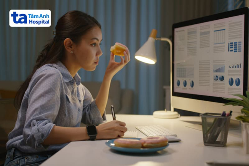tình trạng ăn uống thất thường