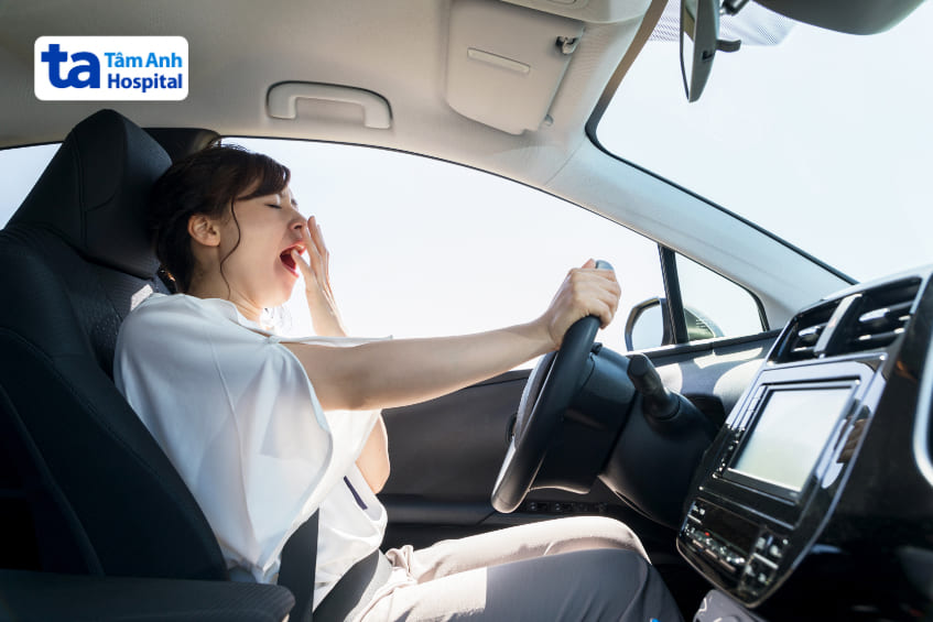 tình trạng buồn ngủ đột đột và dữ dội