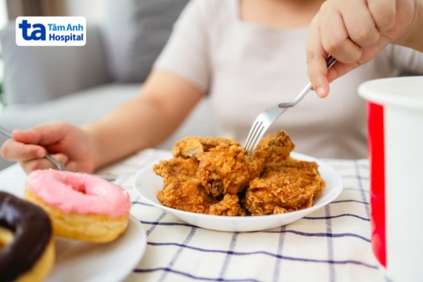 tránh các thực phẩm chứa nhiều chất béo