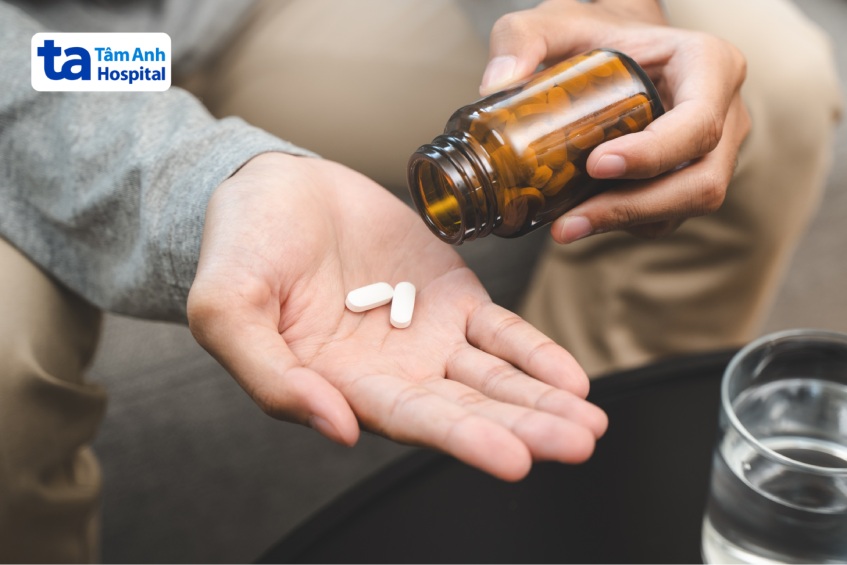 Trong trường hợp tổn thương nhẹ, nam giới có thể điều trị nội khoa và tái khám đánh giá khả năng hồi phục theo chỉ định