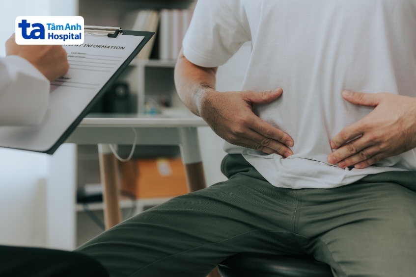 bác sĩ khám lâm sàng