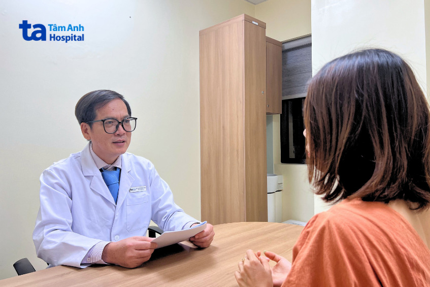 bác sĩ sẽ tư vấn người bệnh có nên điều trị bằng iod phóng xạ hay không