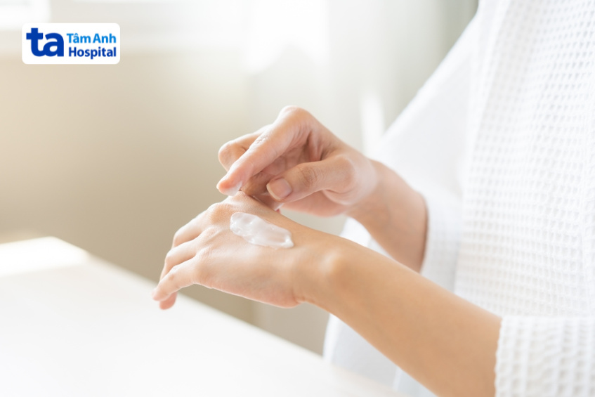 bôi kem giảm viêm giảm ngứa