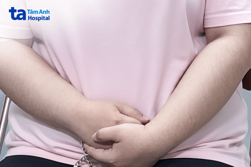 Thừa cân khiến Trân tự ti, mặc cảm, hạn chế giao tiếp. Ảnh: Bệnh viện Đa khoa Tâm Anh