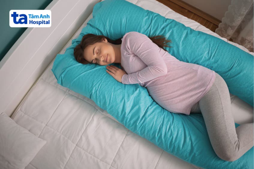 có thể sử dụng thêm gối để hỗ trợ