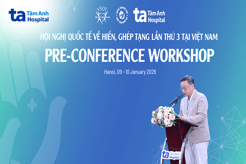 GS.TS.BS Samuel Lee - Chủ tịch Cơ quan Hiến tạng Quốc gia Hàn Quốc (KODA), Giáo sư danh dự Ngoại khoa, Bệnh viện Đại học Hallym Kangnam Sacred Heart trình bày kinh nghiệm Hàn Quốc trong chăm sóc, hỗ trợ và đồng hành cùng gia đình người hiến tạng