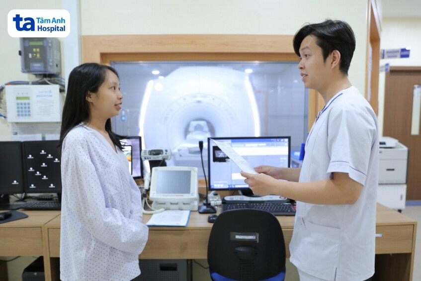 ktv hỏi thống tin trước khi tiến hành chụp mri