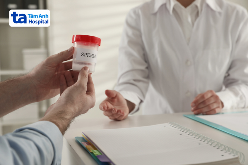 lọ xét nghiệm chứa tinh trùng