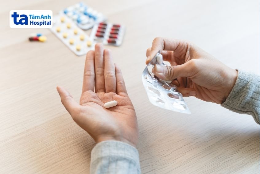 người bệnh không nên uống khi chưa có chỉ định