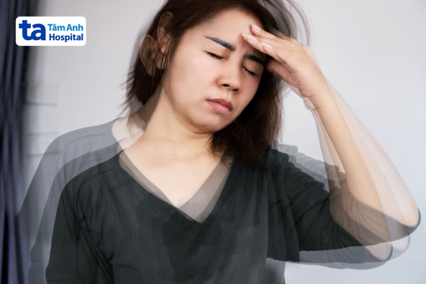 Người bị tăng xông thường có dấu hiệu chóng mặt, đau đầu