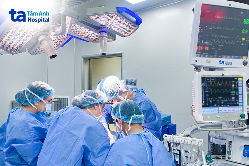 tái tạo lưỡi cho bà Tô