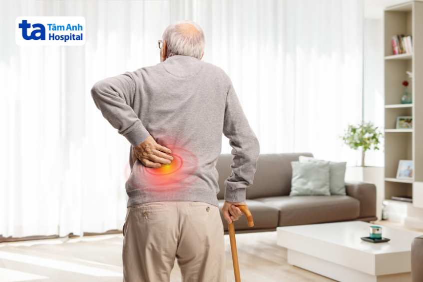 tổn thương thận gây đau lưng
